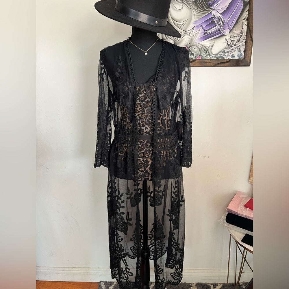 Lace kimono